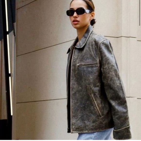 Danier Distressed Leather Jacket - Picture 5 of 5